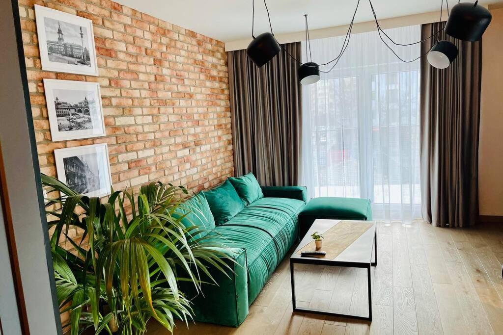 Loftowy Apartament Bohema Old Praga-North ワルシャワ エクステリア 写真