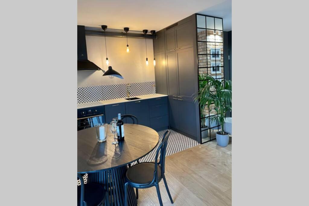 Loftowy Apartament Bohema Old Praga-North ワルシャワ エクステリア 写真
